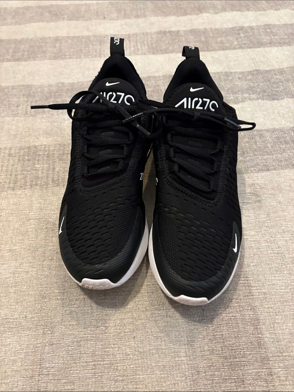 Nike Air Max 270 Women’s  -Black with White - Picture 2 of 7
